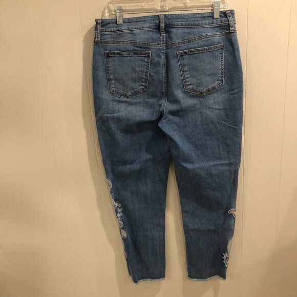 Chico's "So Slimming" Embroidered Jeans, Size 10R/Chico's 1.5 - Picture 9 of 11